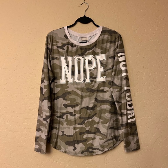 Jerry Leigh Army Green Camo Super Soft Top - Picture 11 of 15